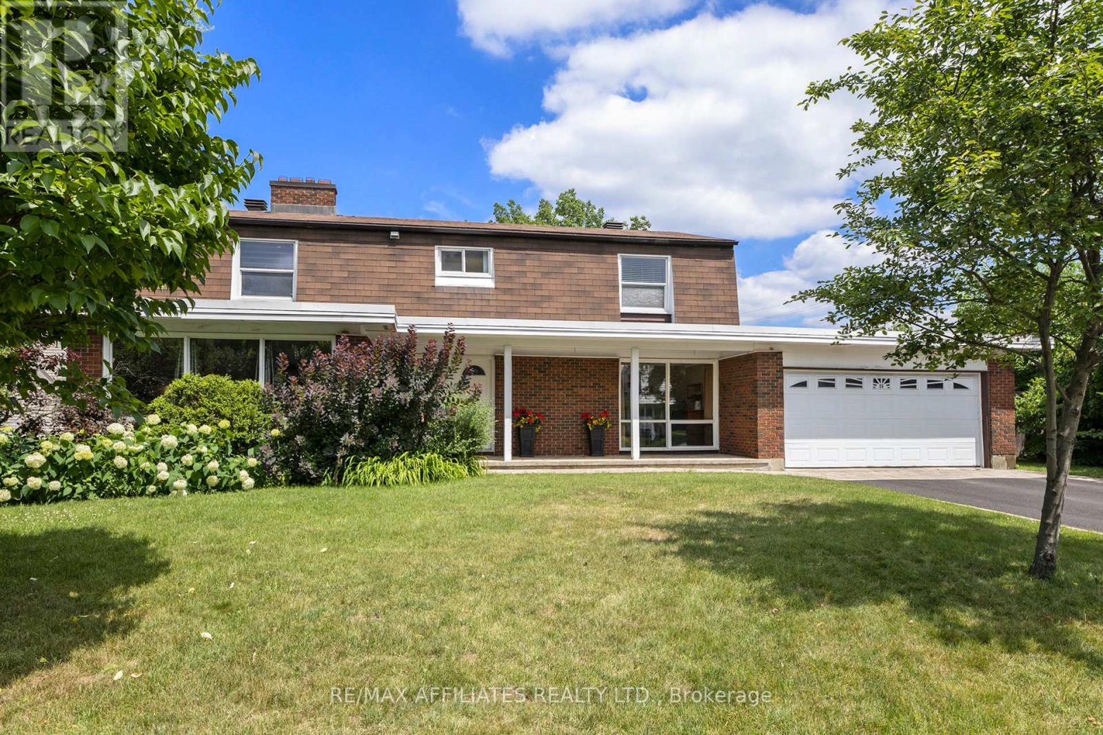Property at 23 SIOUX CRESCENT image 2