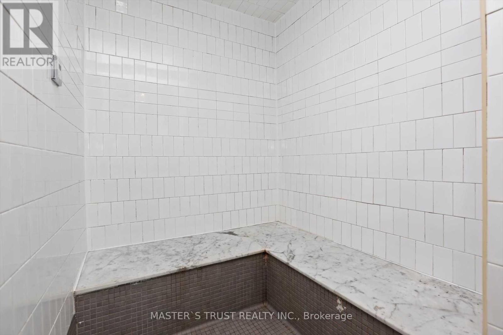 1004 - 388 Prince Of Wales Drive, Mississauga, Ontario  L5B 0A1 - Photo 31 - W12281093