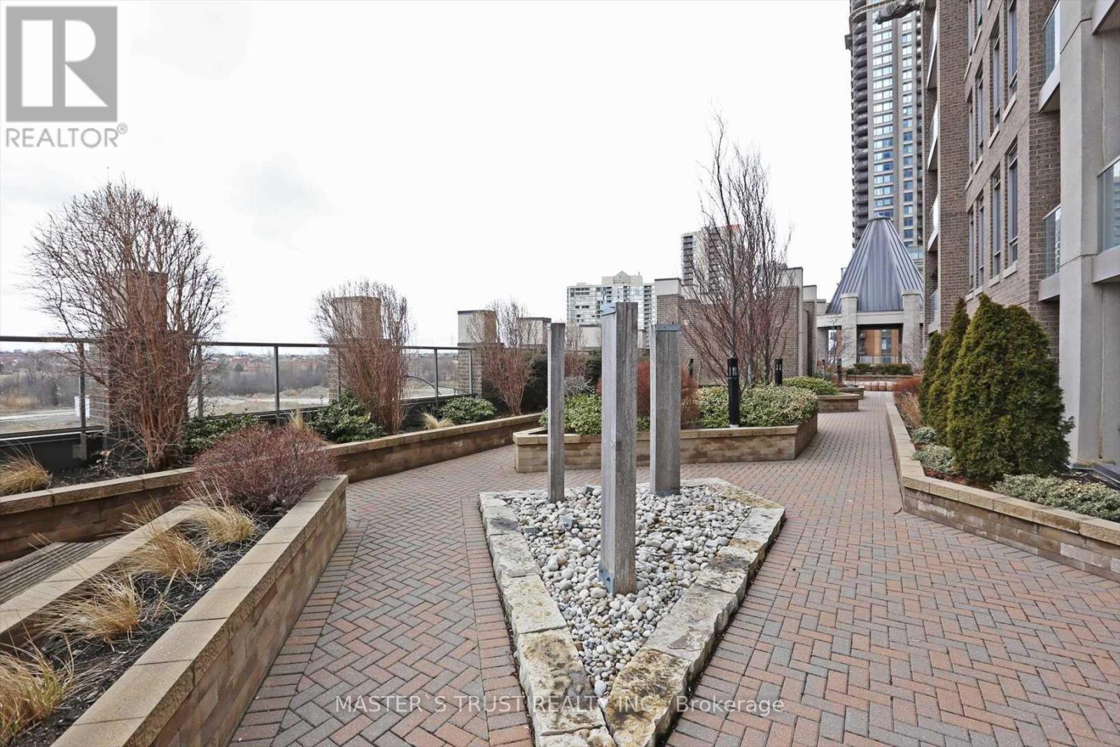 1004 - 388 Prince Of Wales Drive, Mississauga, Ontario  L5B 0A1 - Photo 37 - W12281093
