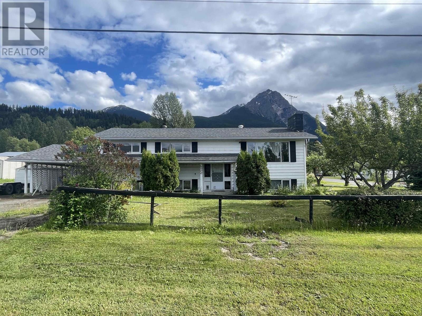4522 13TH AVENUE, New Hazelton, British Columbia