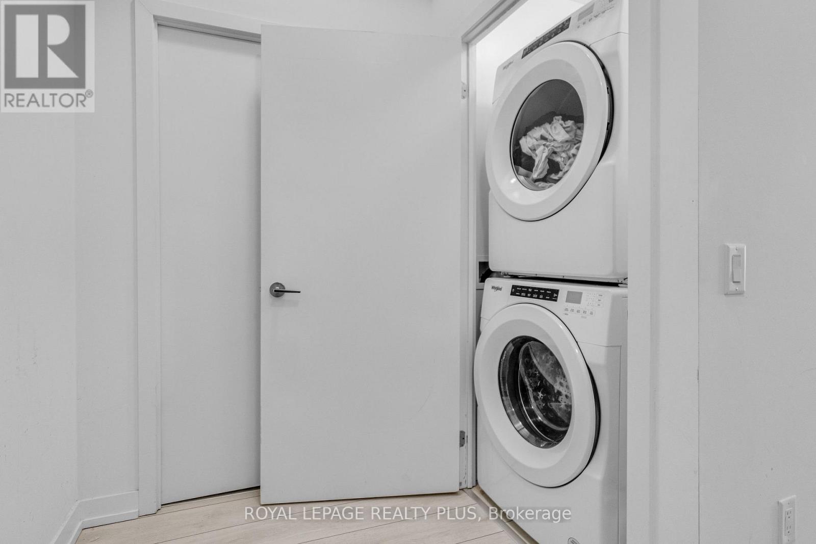 233 - 55 Duke Street W, Kitchener, Ontario  N2H 0C9 - Photo 18 - X12281127