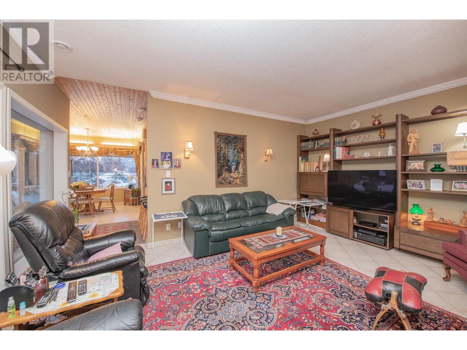 Property at 6 9196 Tronson Road image 2