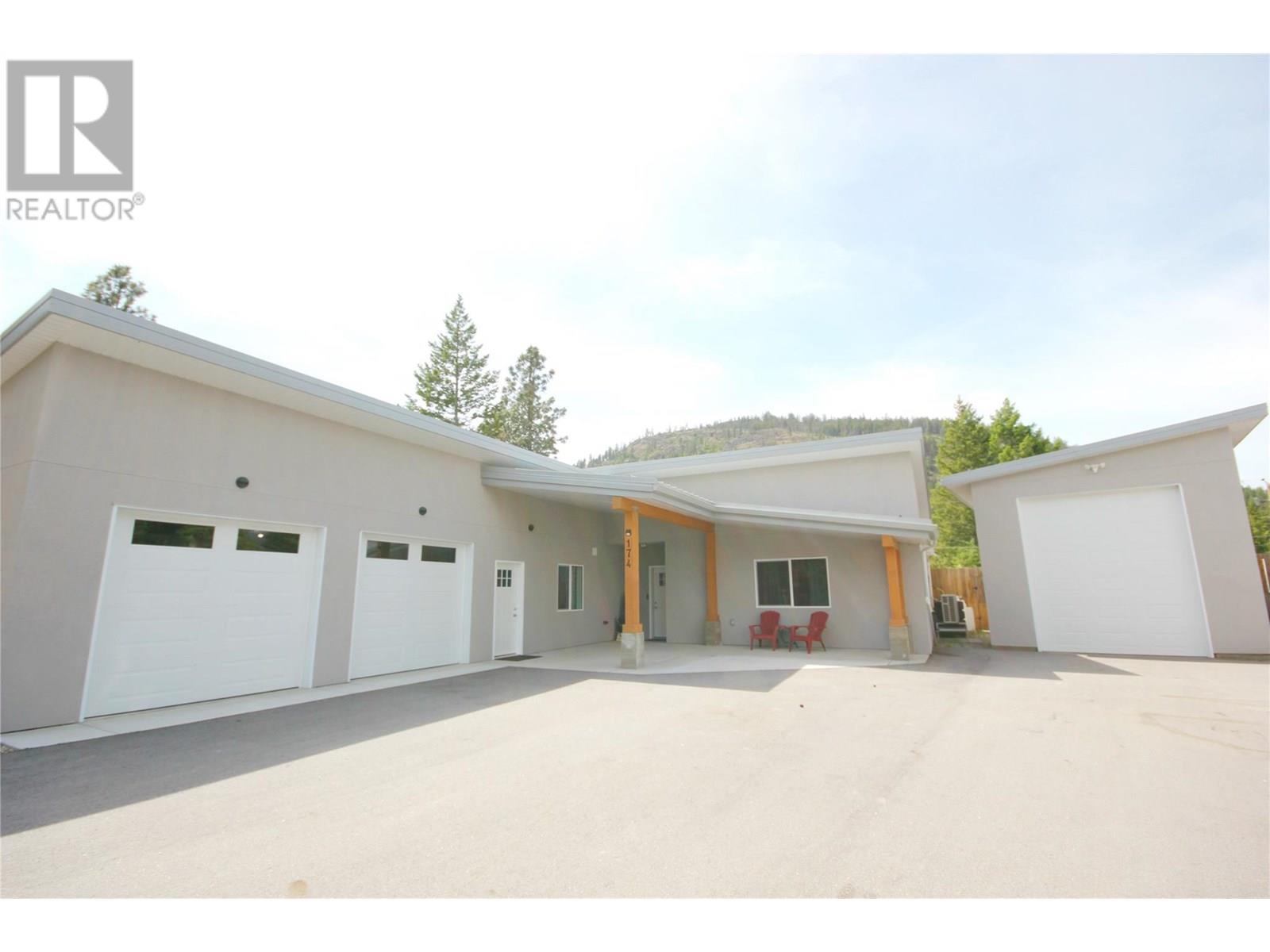 Property at 174 Crown Crescent image 1