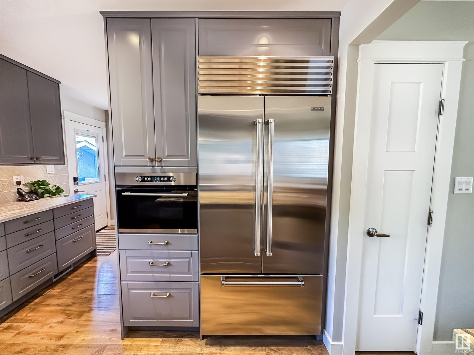 Property at 10218 73 ST NW image 3