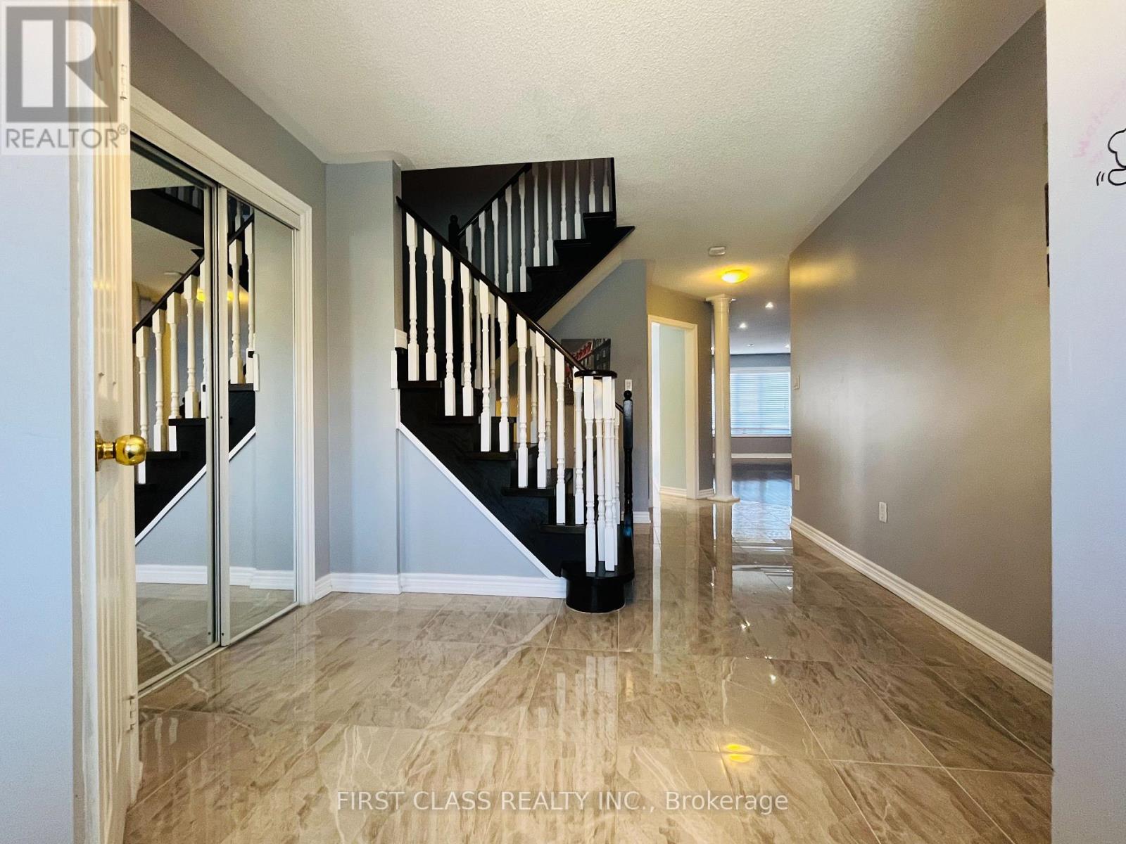 45 William Grant Road, Markham, Ontario  L6E 1W4 - Photo 2 - N12281203