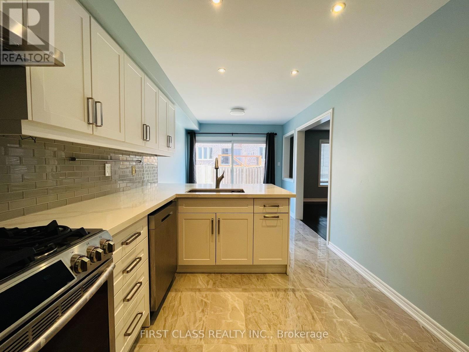 45 William Grant Road, Markham, Ontario  L6E 1W4 - Photo 9 - N12281203