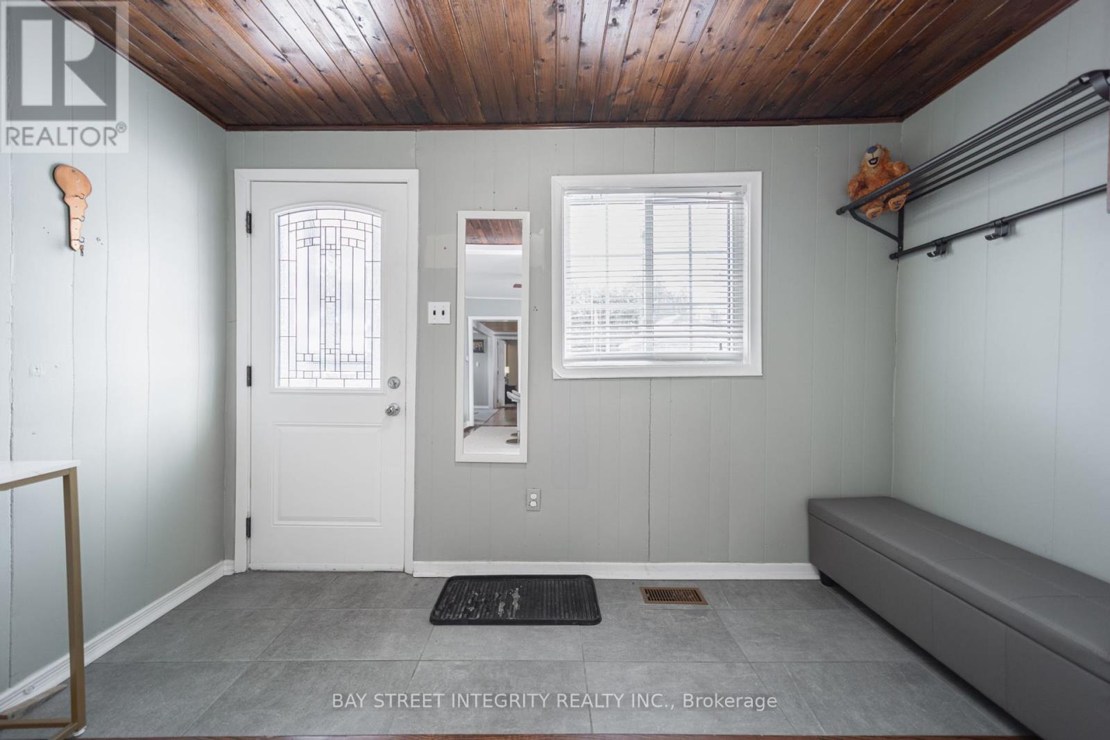 74 De La Salle Boulevard, Georgina, Ontario  L0E 1S0 - Photo 28 - N12281227