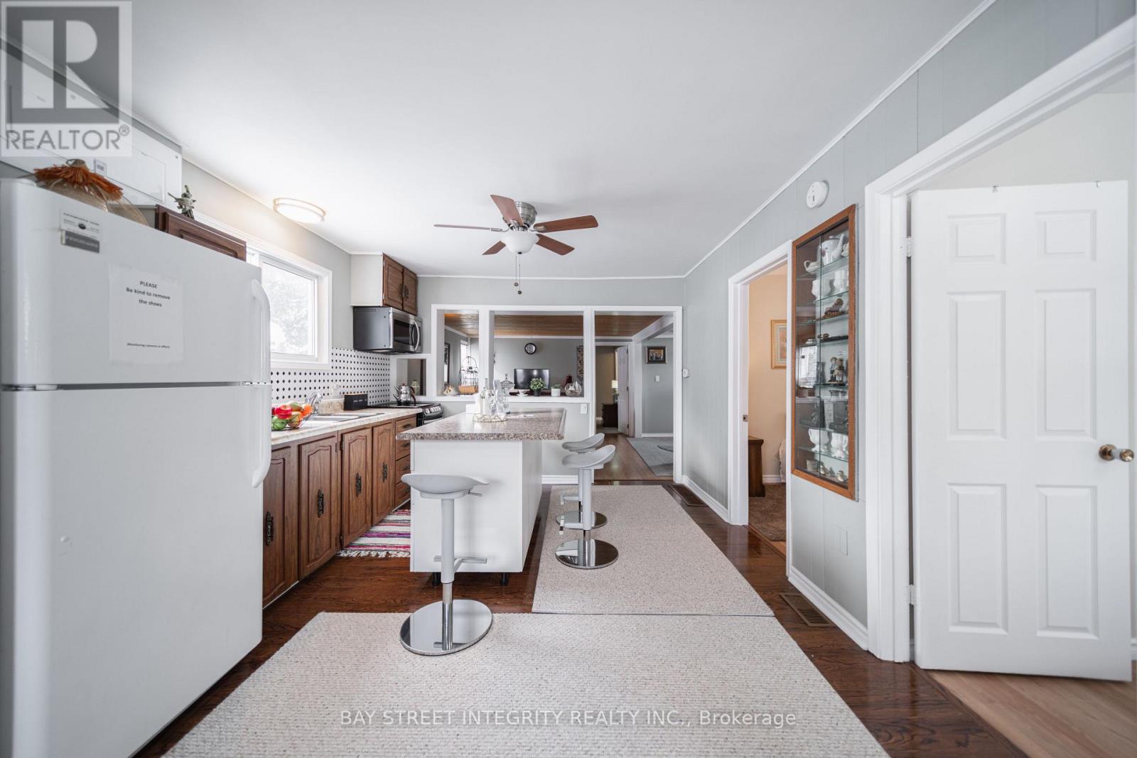 74 De La Salle Boulevard, Georgina, Ontario  L0E 1S0 - Photo 16 - N12281229