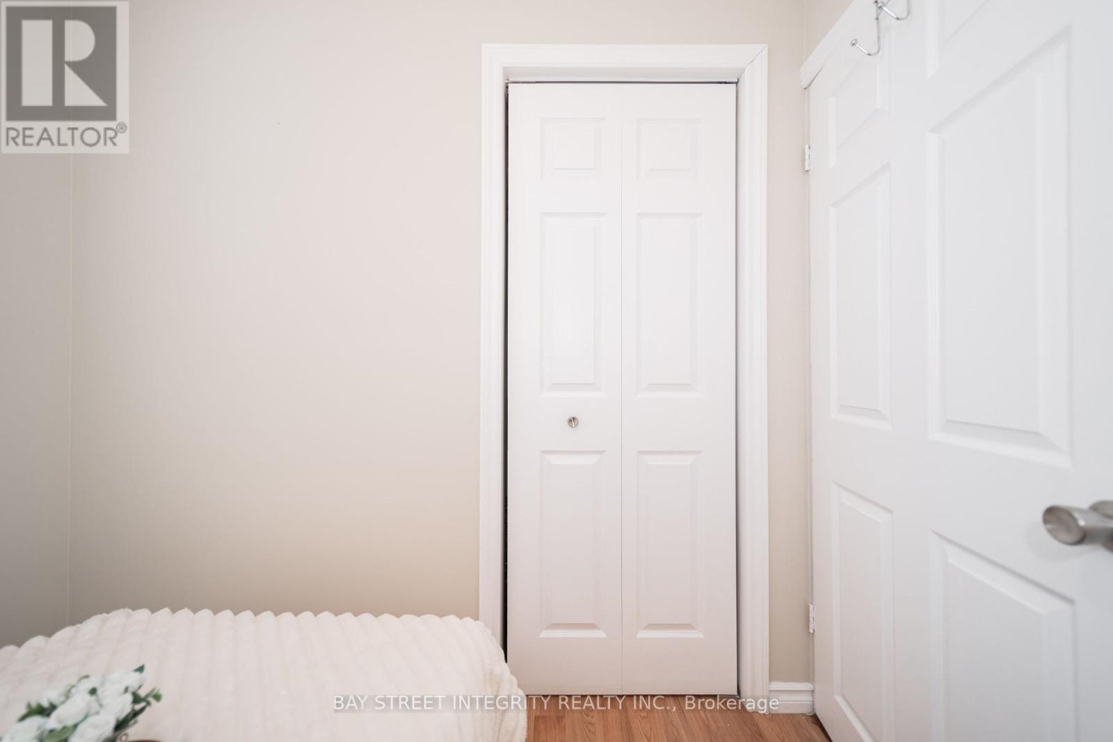 74 De La Salle Boulevard, Georgina, Ontario  L0E 1S0 - Photo 24 - N12281229