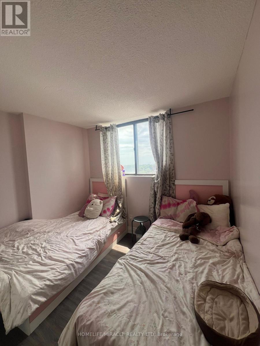 706 - 25 Agnes Street, Mississauga, Ontario  L5B 3X7 - Photo 11 - W12278293