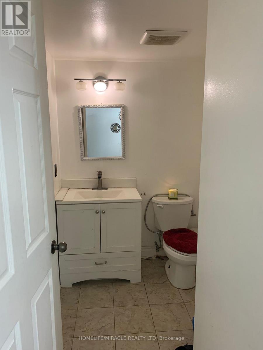 706 - 25 Agnes Street, Mississauga, Ontario  L5B 3X7 - Photo 12 - W12278293