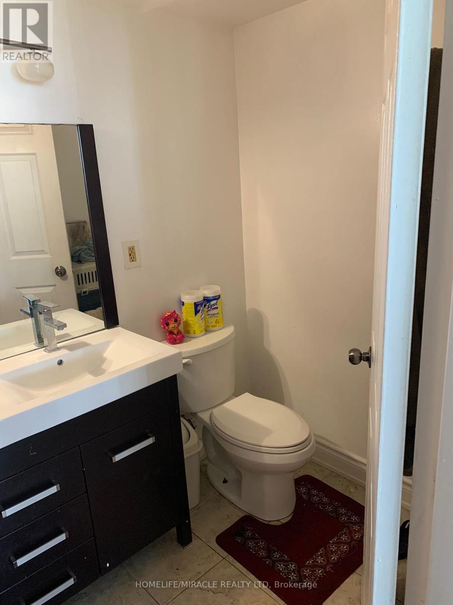 706 - 25 Agnes Street, Mississauga, Ontario  L5B 3X7 - Photo 9 - W12278293