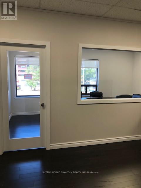 204 - 348 Lakeshore Road E, Mississauga (Port Credit), Ontario  L5G 1H5 - Photo 10 - W12281220