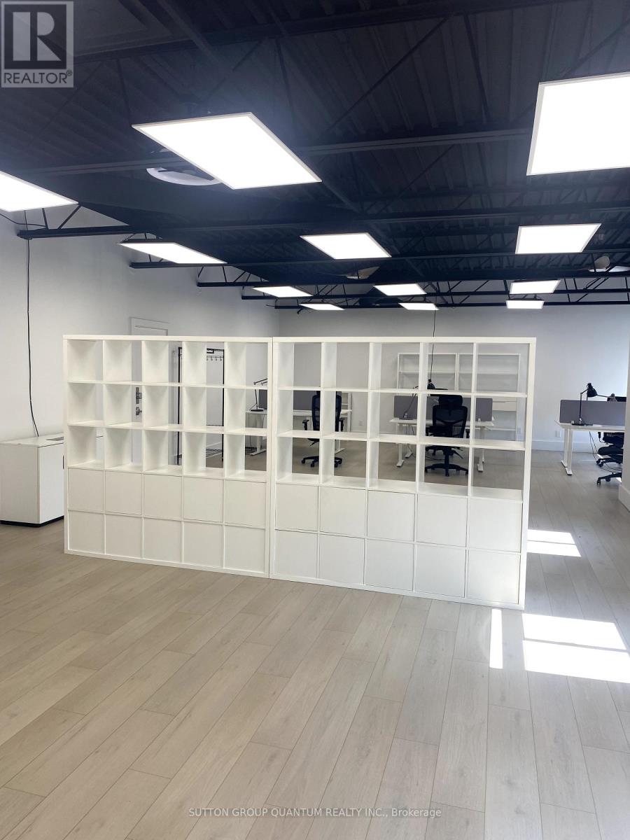 204 - 348 Lakeshore Road E, Mississauga (Port Credit), Ontario  L5G 1H5 - Photo 9 - W12281220