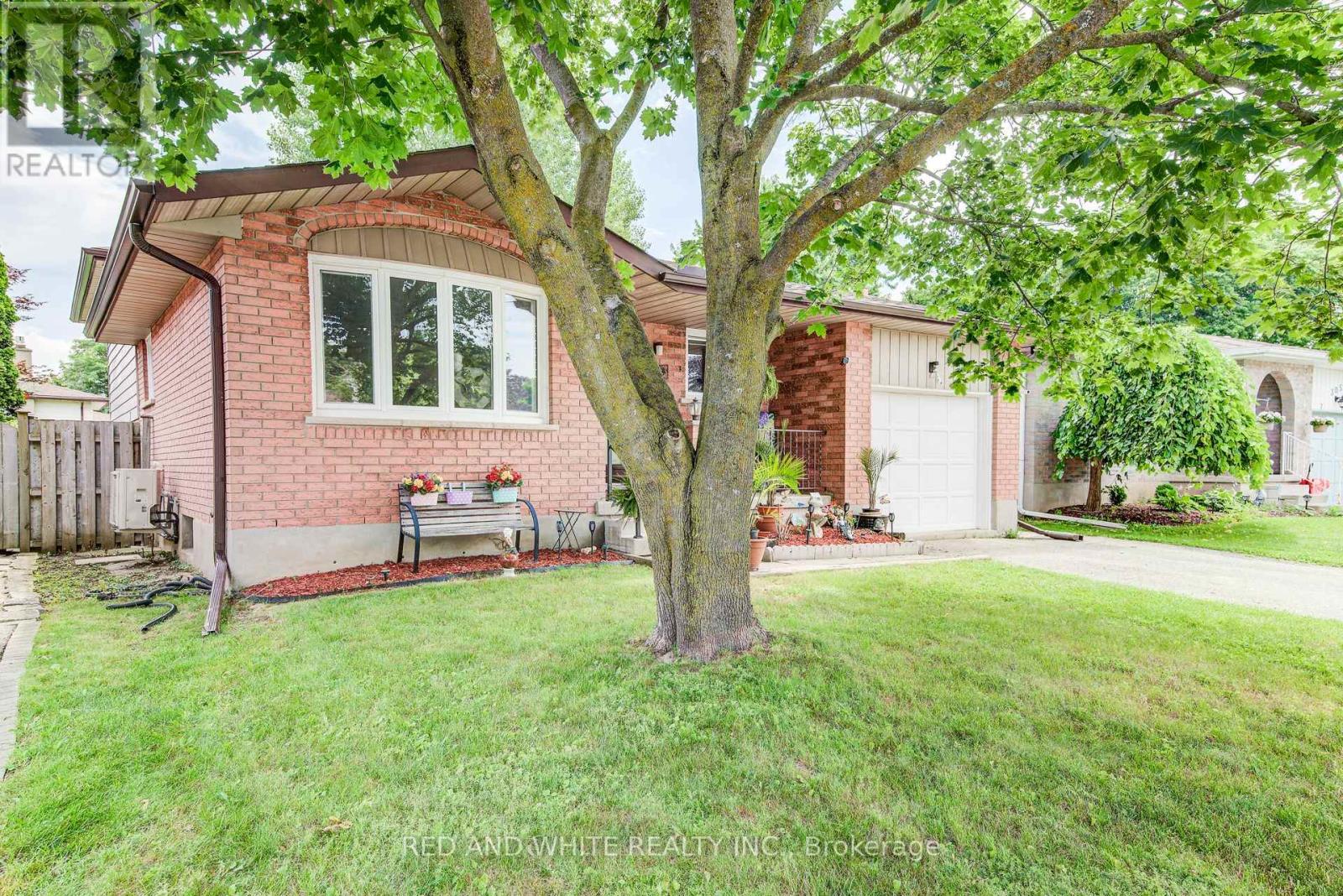 Property at 303 CONSERVATION DRIVE image 2