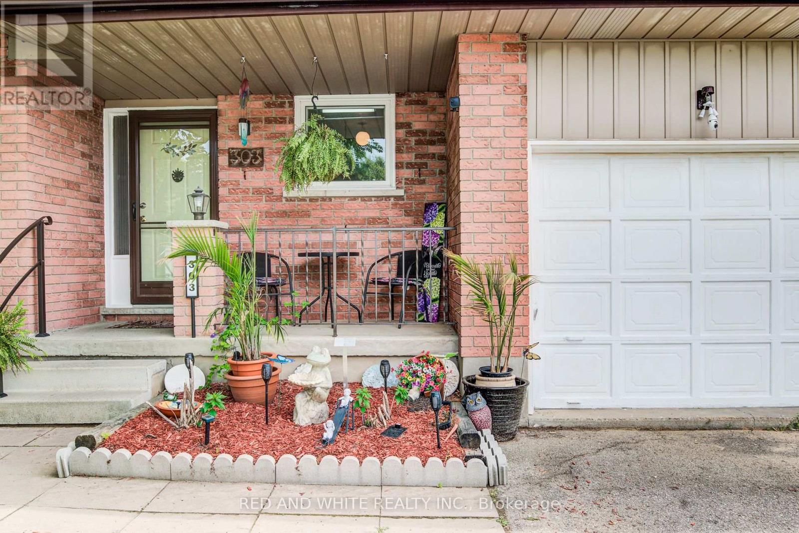 Property at 303 CONSERVATION DRIVE image 3