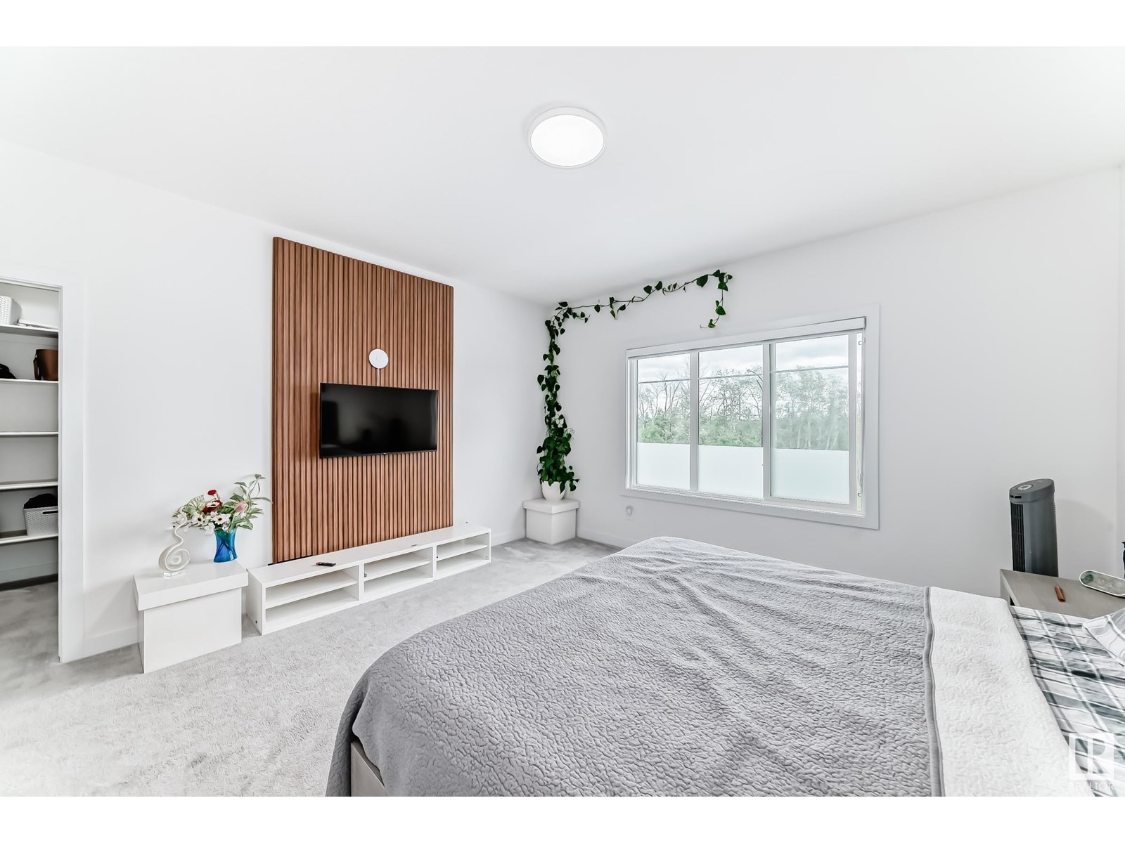 Property at 15804 34 AV SW SW image 4