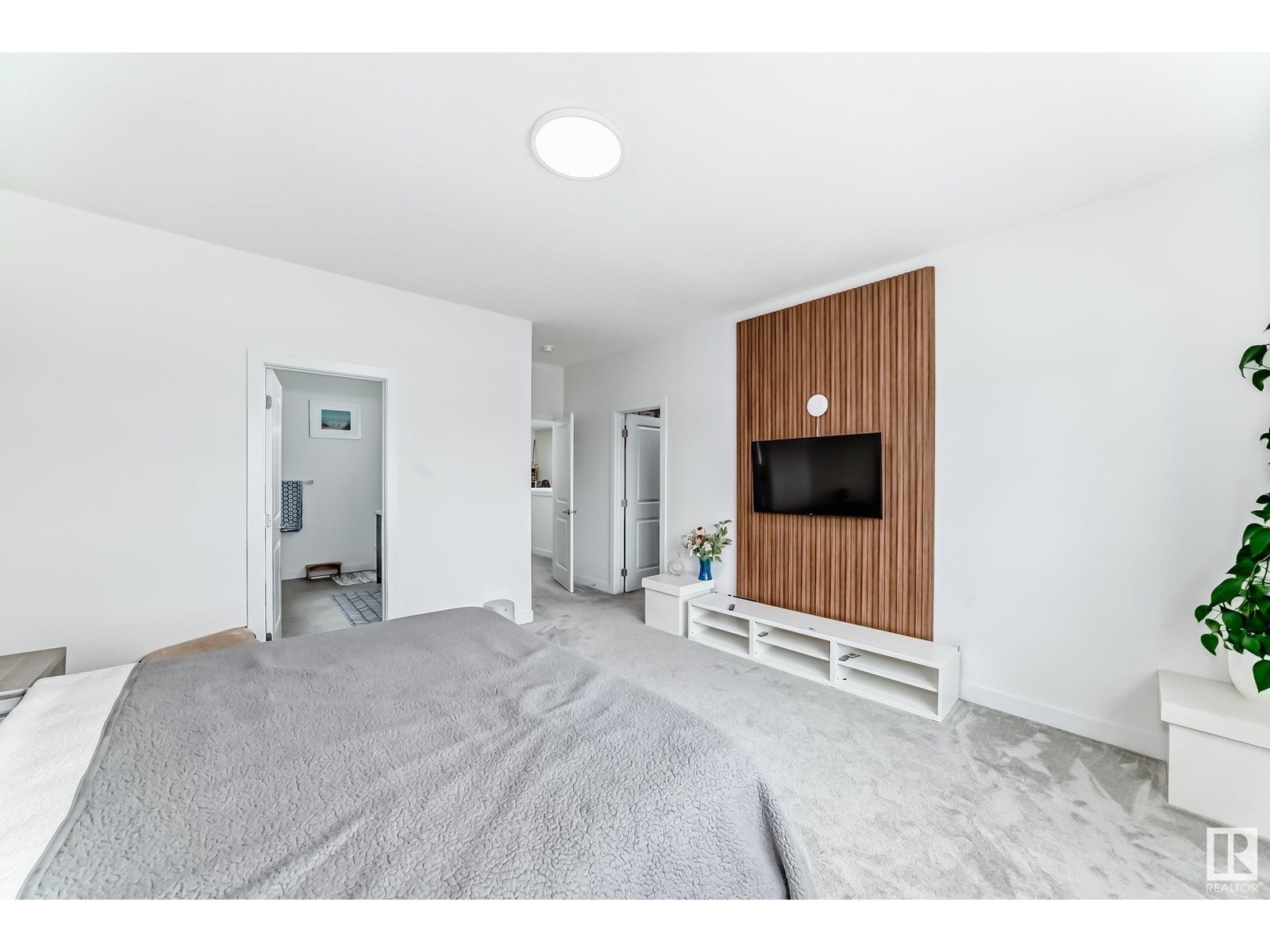 Property at 15804 34 AV SW SW image 3