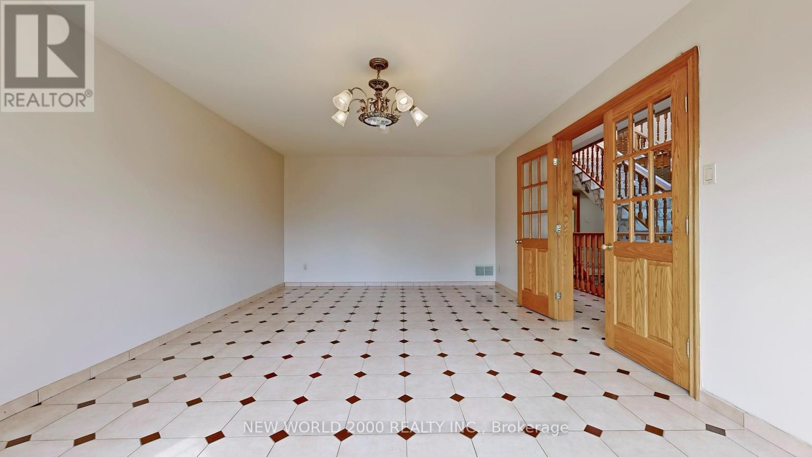 62 Langstaff Road W, Richmond Hill (South Richvale), Ontario  L4C 6N3 - Photo 10 - N12281258