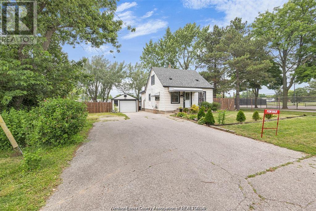 MLS# 25017683: 732 VANIER STREET, Windsor, Canada