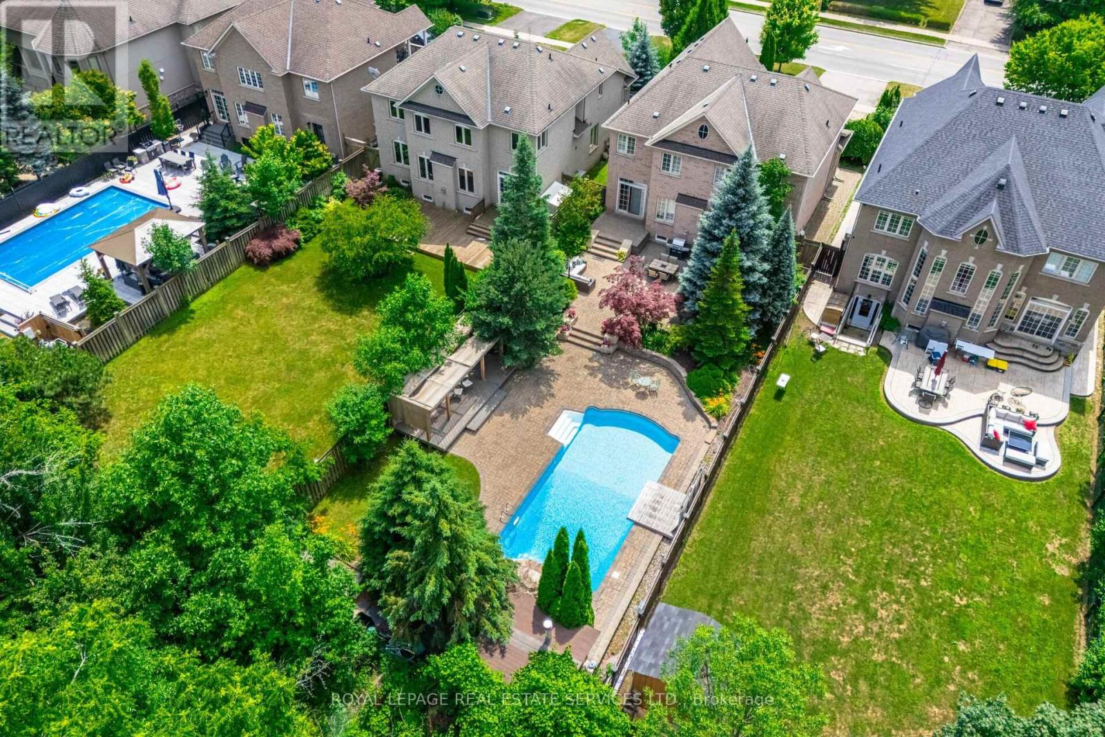 215 Burloak Drive, Oakville (Br Bronte), Ontario  L6L 6T6 - Photo 50 - W12268716