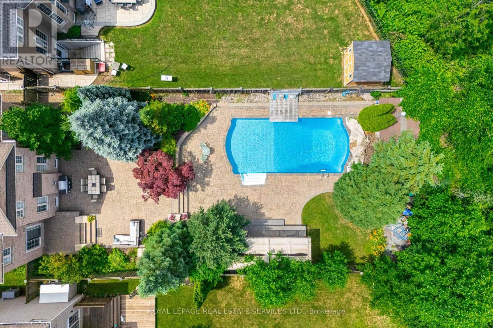 215 Burloak Drive, Oakville (Br Bronte), Ontario  L6L 6T6 - Photo 38 - W12268716