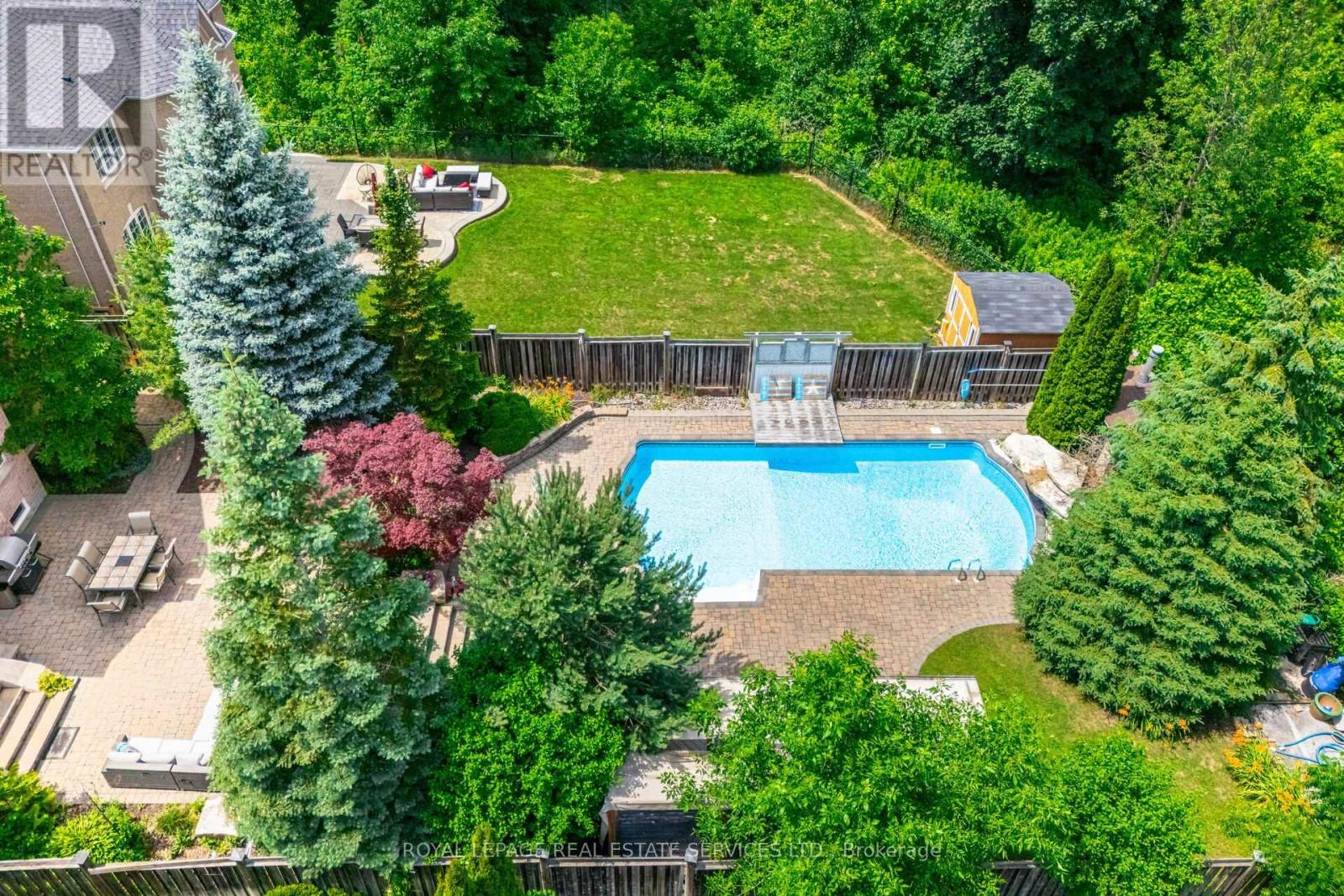 215 Burloak Drive, Oakville (Br Bronte), Ontario  L6L 6T6 - Photo 49 - W12268716