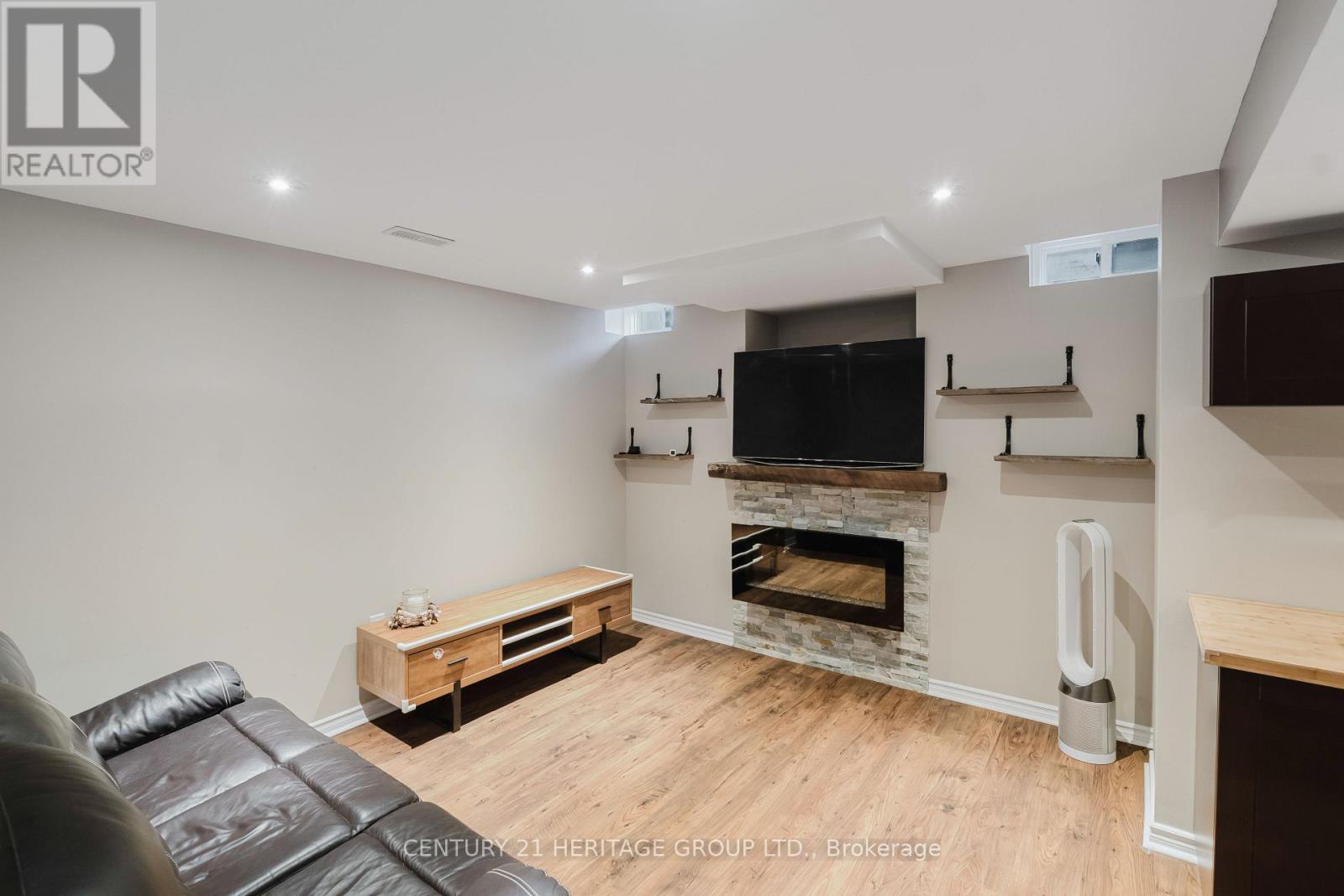 32 Grey Wing Avenue, Georgina (Keswick South), Ontario  L4P 0B7 - Photo 21 - N12280960