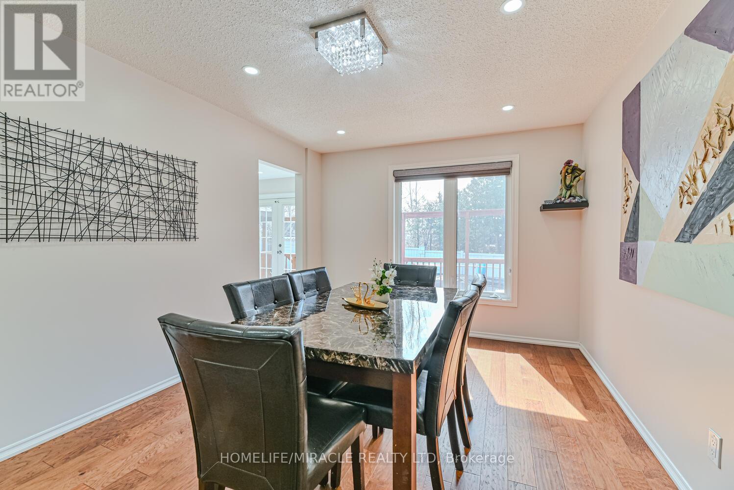 32 Plover Place, Brampton (Fletcher's Creek South), Ontario  L6W 4C4 - Photo 9 - W12281192