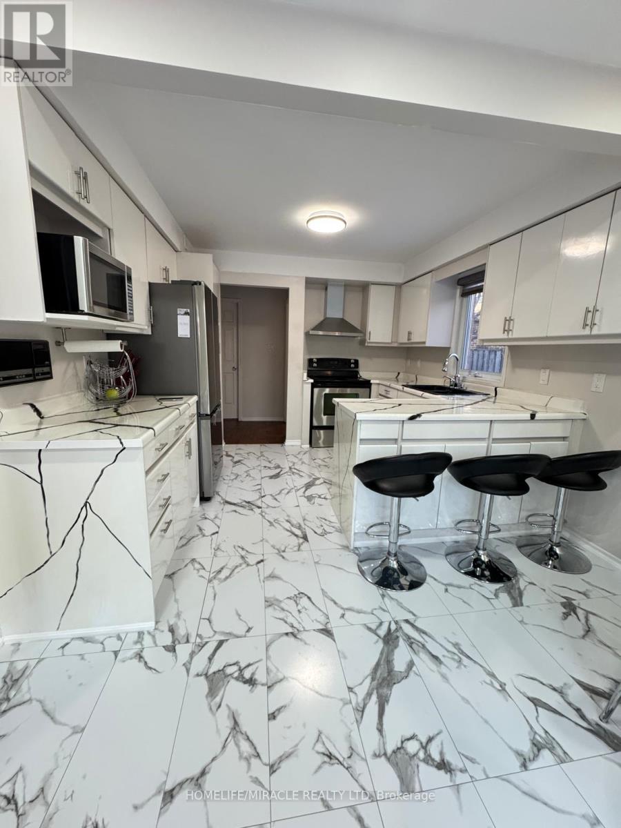 32 Plover Place, Brampton (Fletcher's Creek South), Ontario  L6W 4C4 - Photo 11 - W12281192