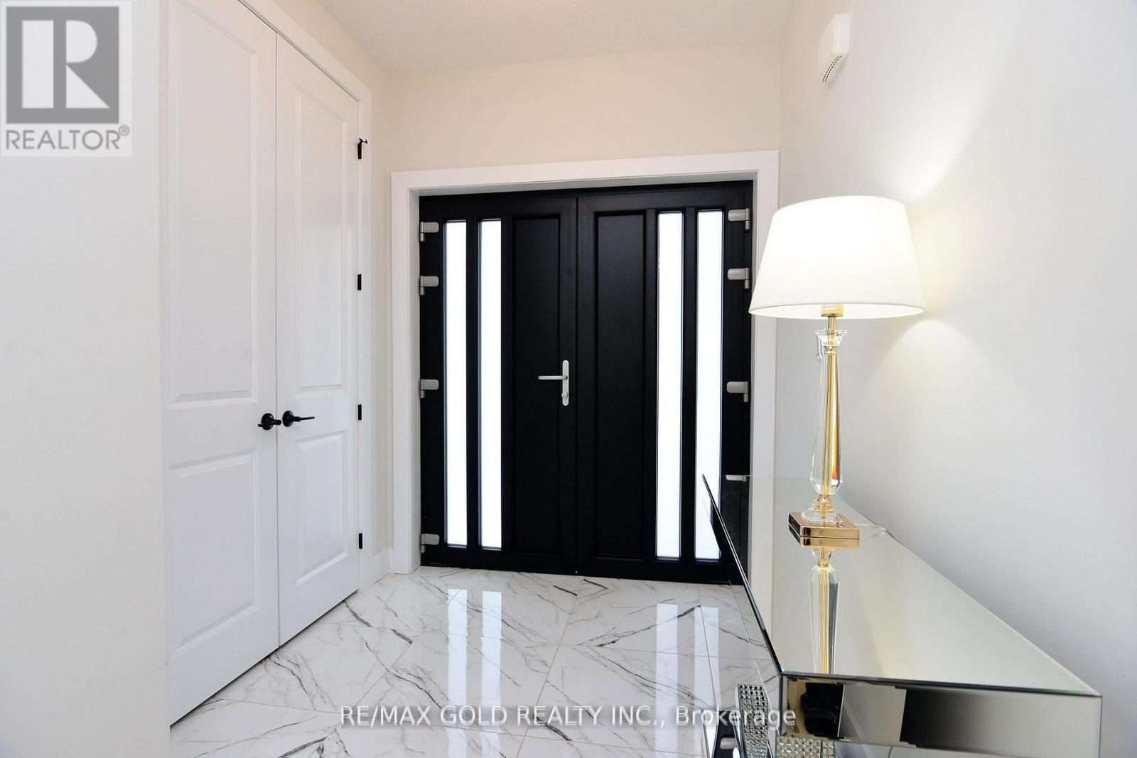 Property at 86 GRANDVILLE CIRCLE image 4