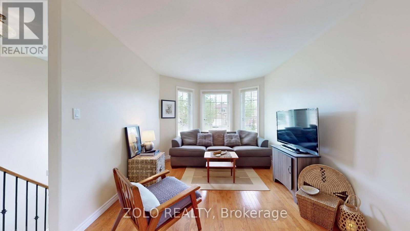 Property at 7 GOLDEN EAGLE WAY image 4