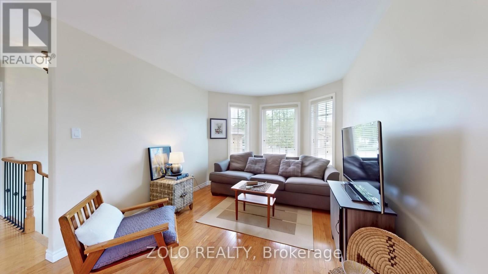 Property at 7 GOLDEN EAGLE WAY image 5