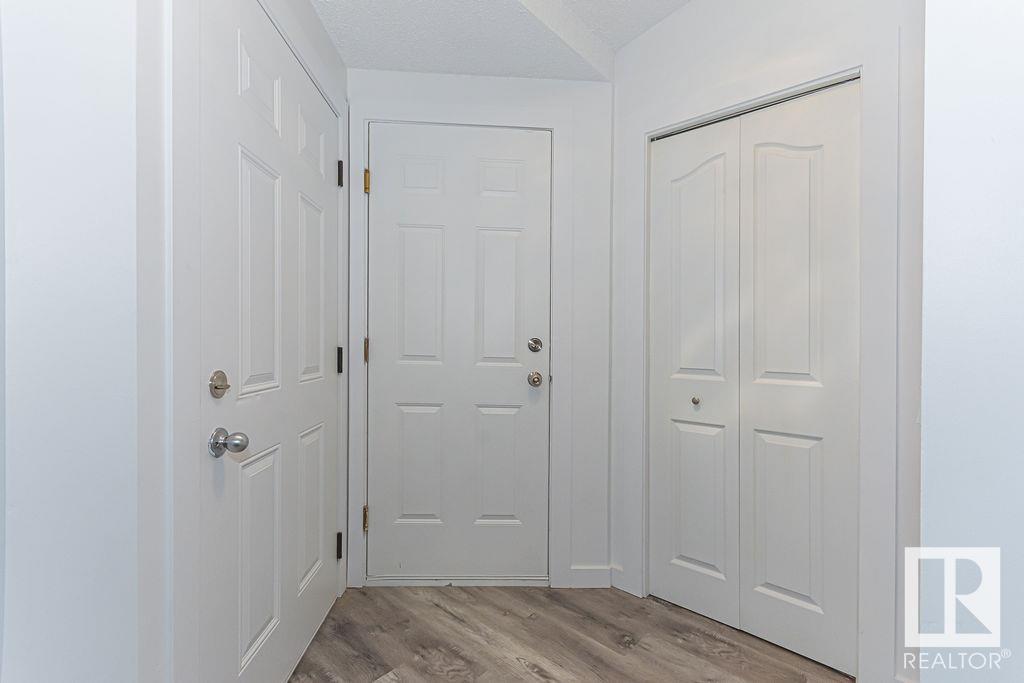 Property at 13107 36 ST NW image 4