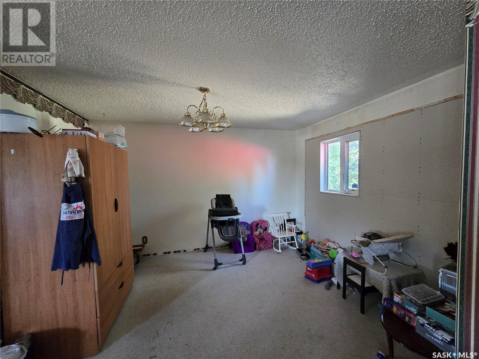327 Russell Street, Stoughton, Saskatchewan  S0G 4T0 - Photo 10 - SK012313