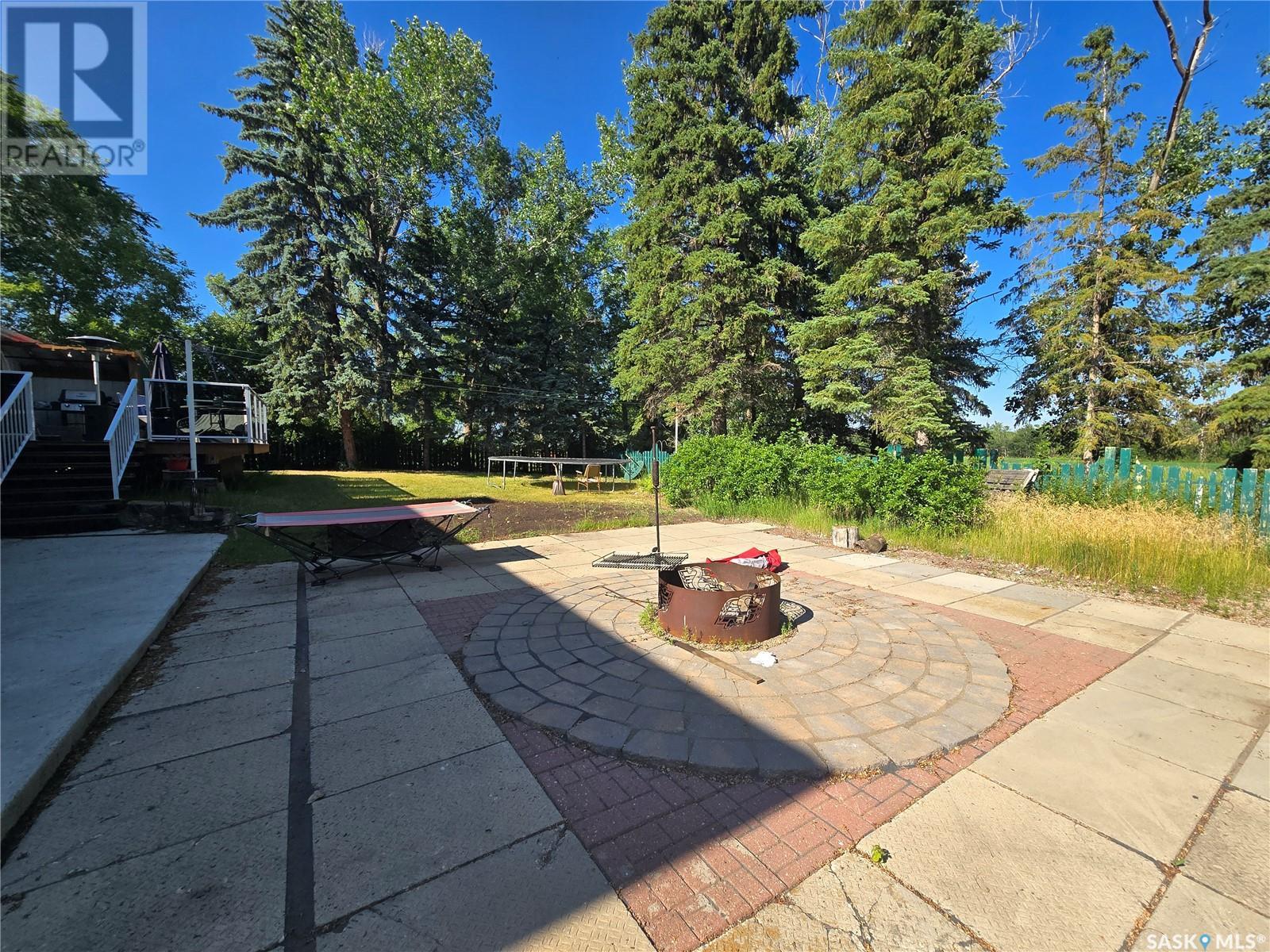 327 Russell Street, Stoughton, Saskatchewan  S0G 4T0 - Photo 2 - SK012313