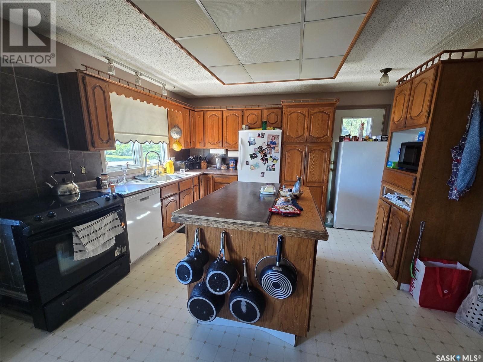327 Russell Street, Stoughton, Saskatchewan  S0G 4T0 - Photo 7 - SK012313
