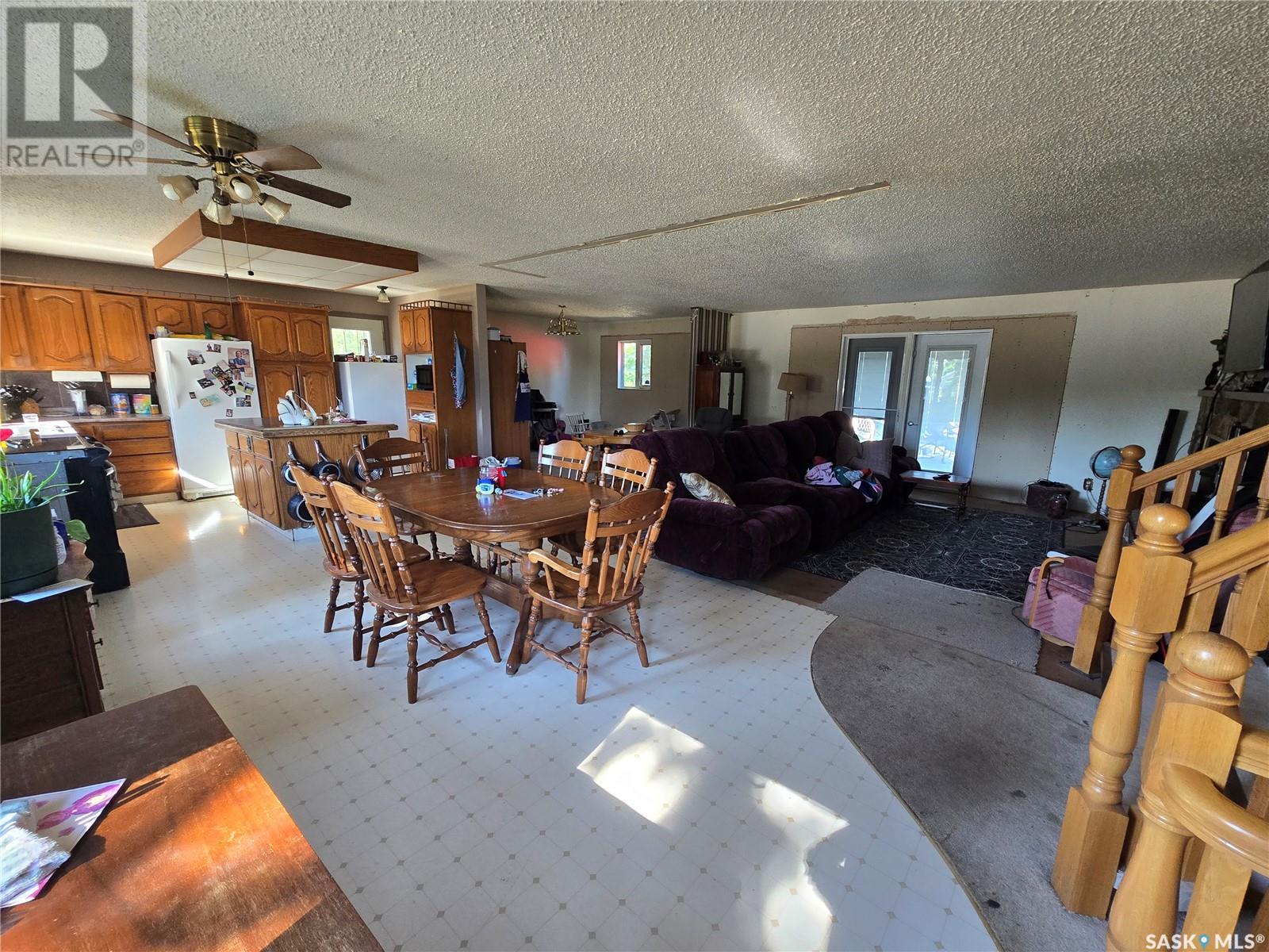 327 Russell Street, Stoughton, Saskatchewan  S0G 4T0 - Photo 8 - SK012313