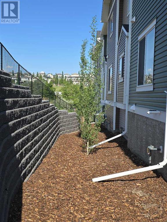Property at 74 Tuscany Summit Square NW image 3