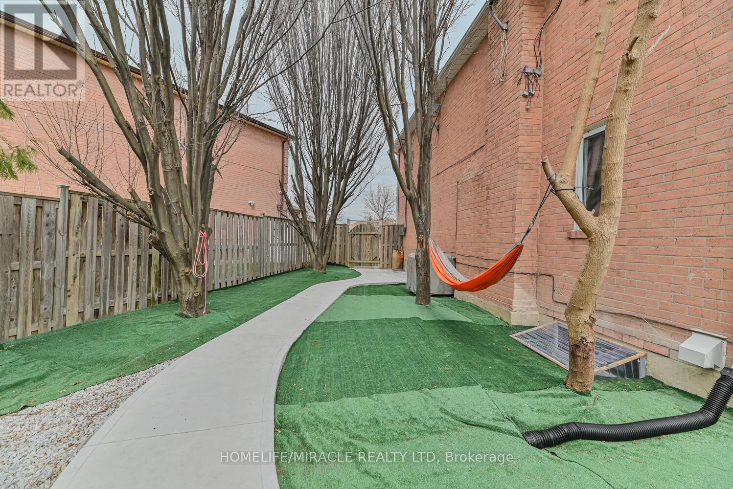 32 Plover Place, Brampton (Fletcher's Creek South), Ontario  L6W 4C4 - Photo 27 - W12281192