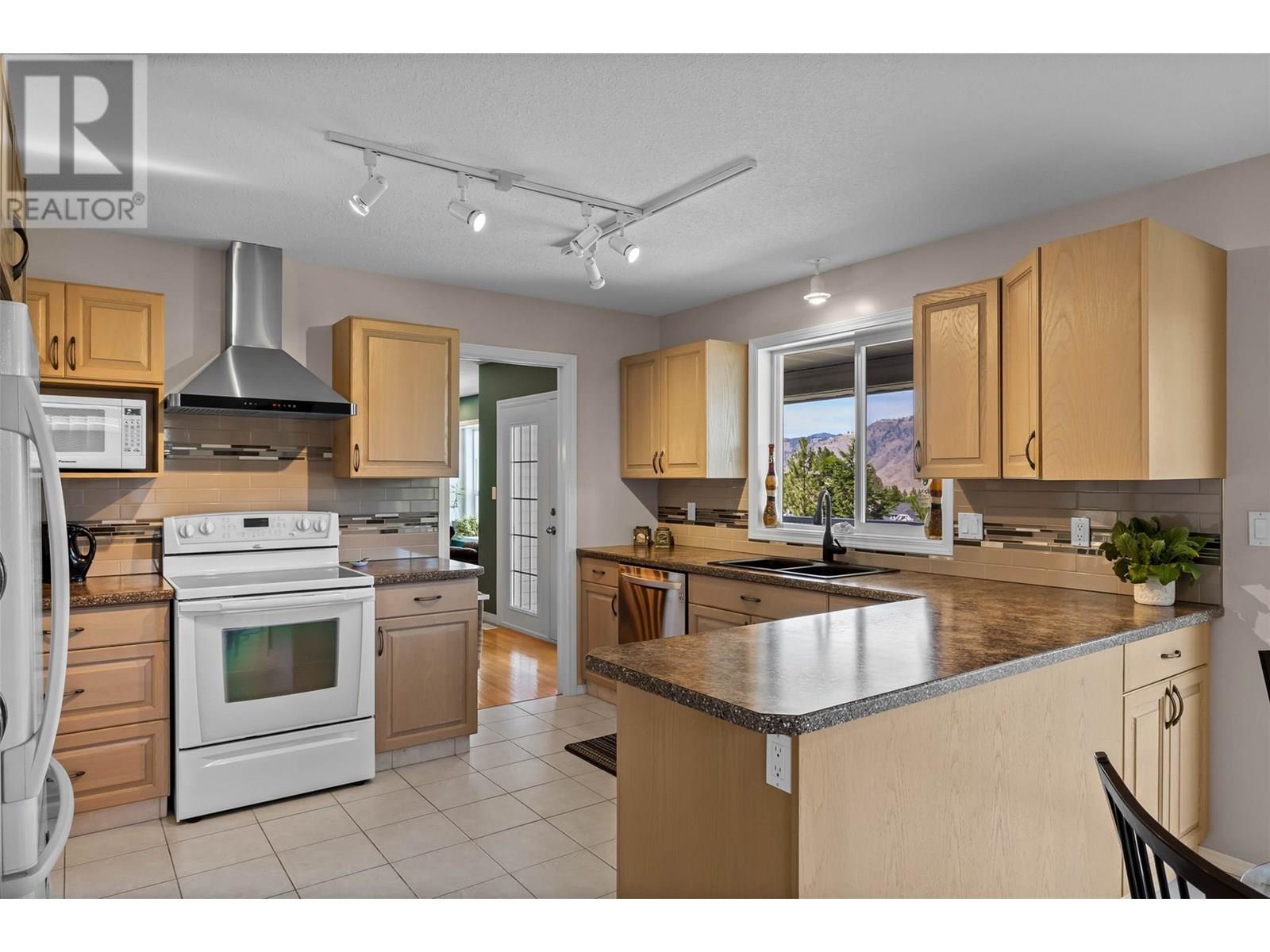 Property at 2761 SKEENA Drive image 5