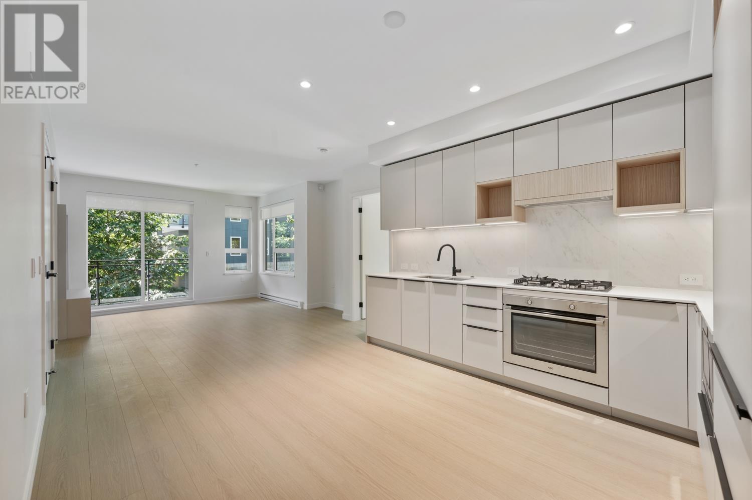 60X 2015 ST JOHNS STREET, Port Moody, British Columbia