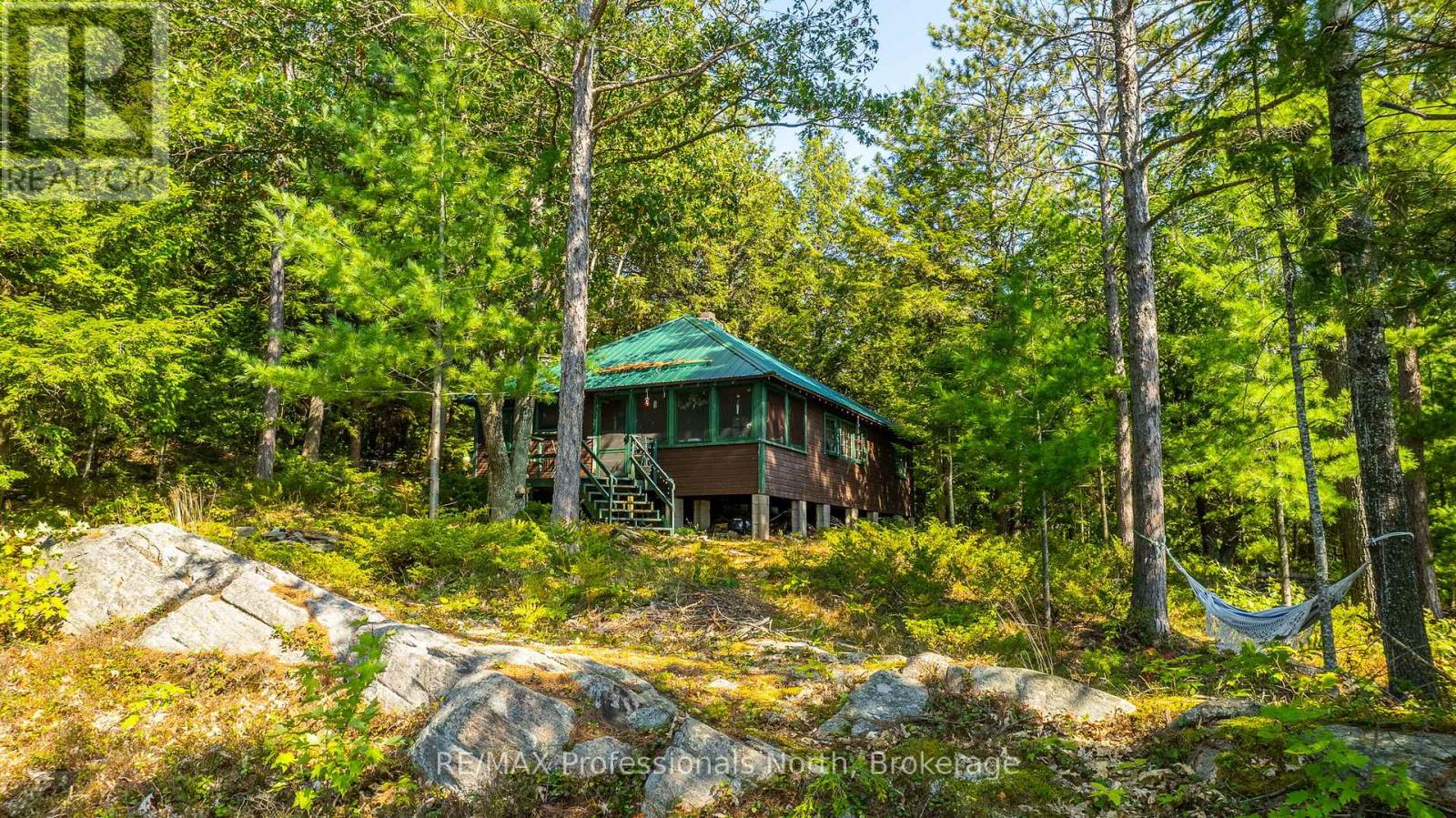 13055 Little Hawk South Shore Road, Algonquin Highlands, Ontario  K0M 1J1 - Photo 34 - X12281388