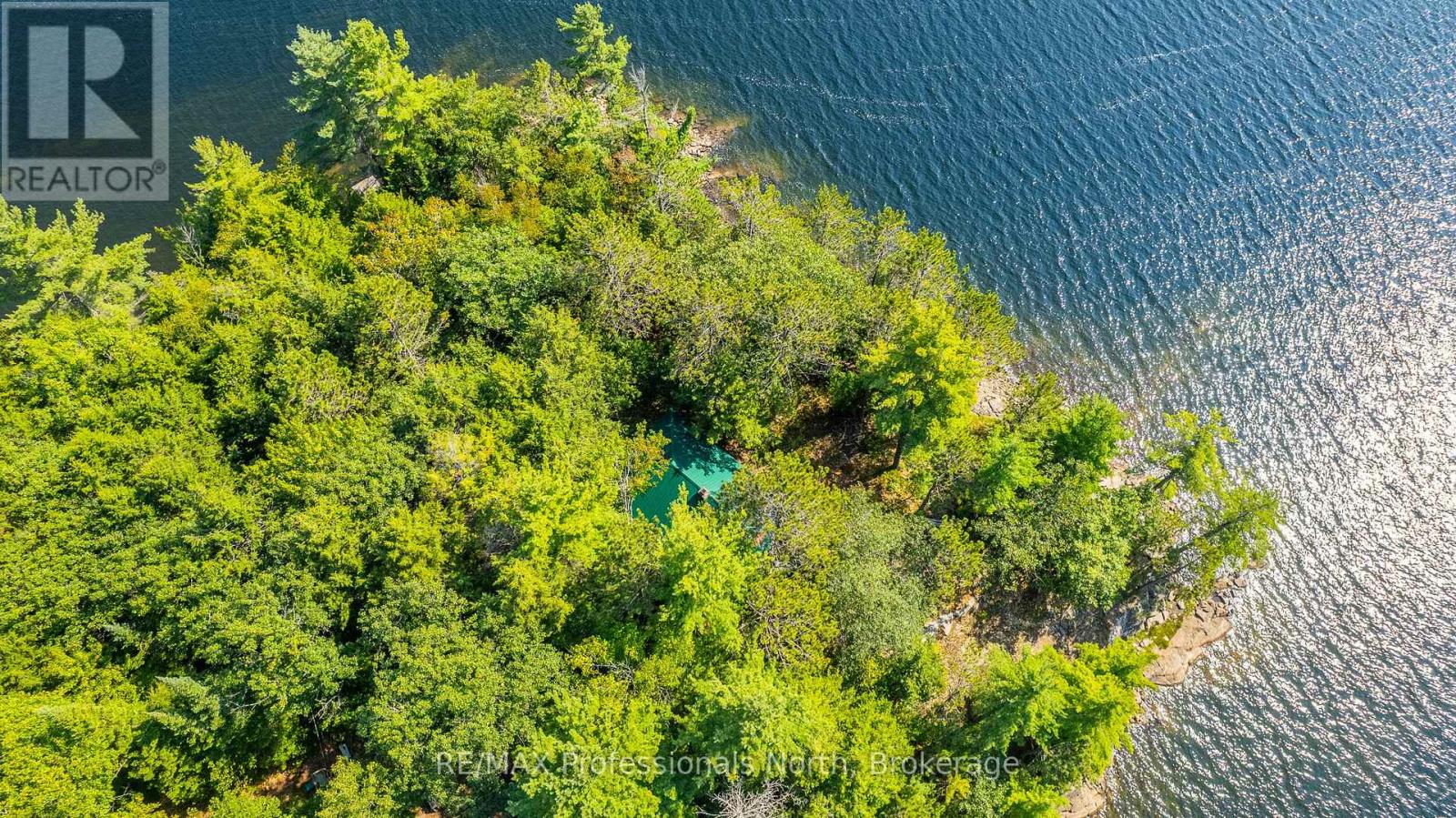 13055 Little Hawk South Shore Road, Algonquin Highlands, Ontario  K0M 1J1 - Photo 47 - X12281388