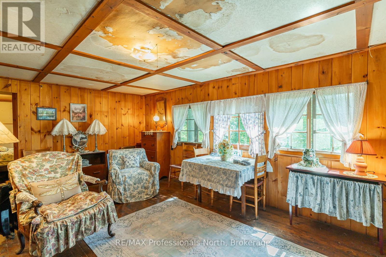 13055 Little Hawk South Shore Road, Algonquin Highlands, Ontario  K0M 1J1 - Photo 6 - X12281388