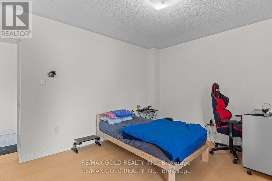 25 - 10 Porter Avenue W, Vaughan, Ontario  L4L 0H1 - Photo 19 - N12281407