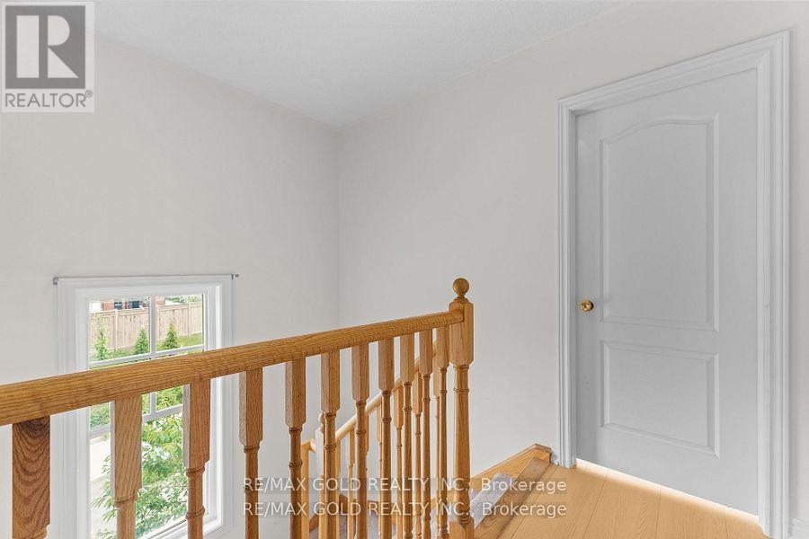 25 - 10 Porter Avenue W, Vaughan, Ontario  L4L 0H1 - Photo 21 - N12281407
