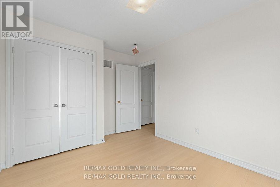 25 - 10 Porter Avenue W, Vaughan, Ontario  L4L 0H1 - Photo 23 - N12281407