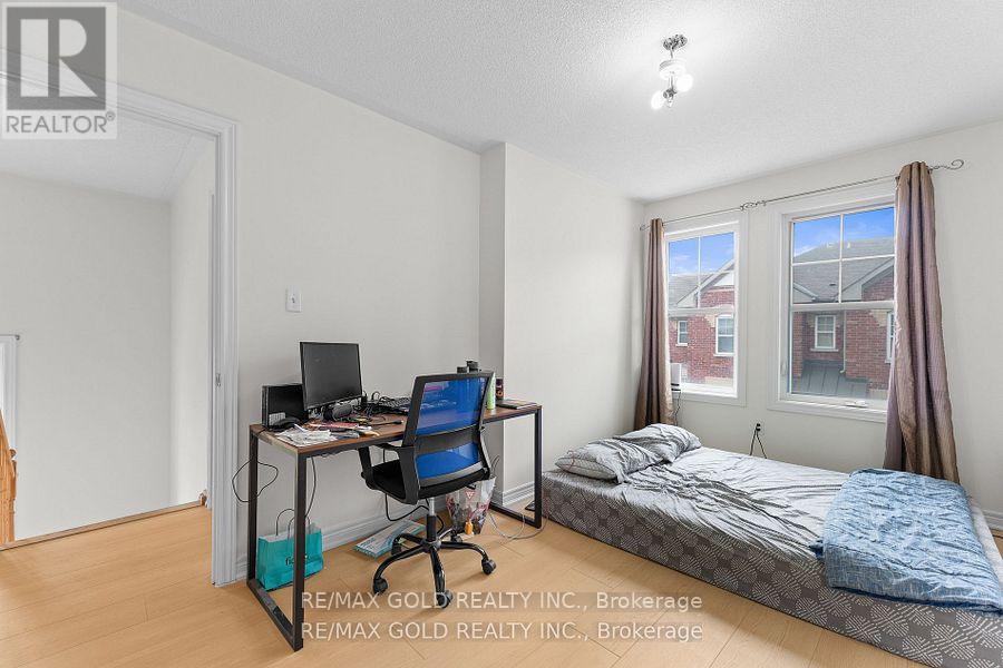 25 - 10 Porter Avenue W, Vaughan, Ontario  L4L 0H1 - Photo 25 - N12281407