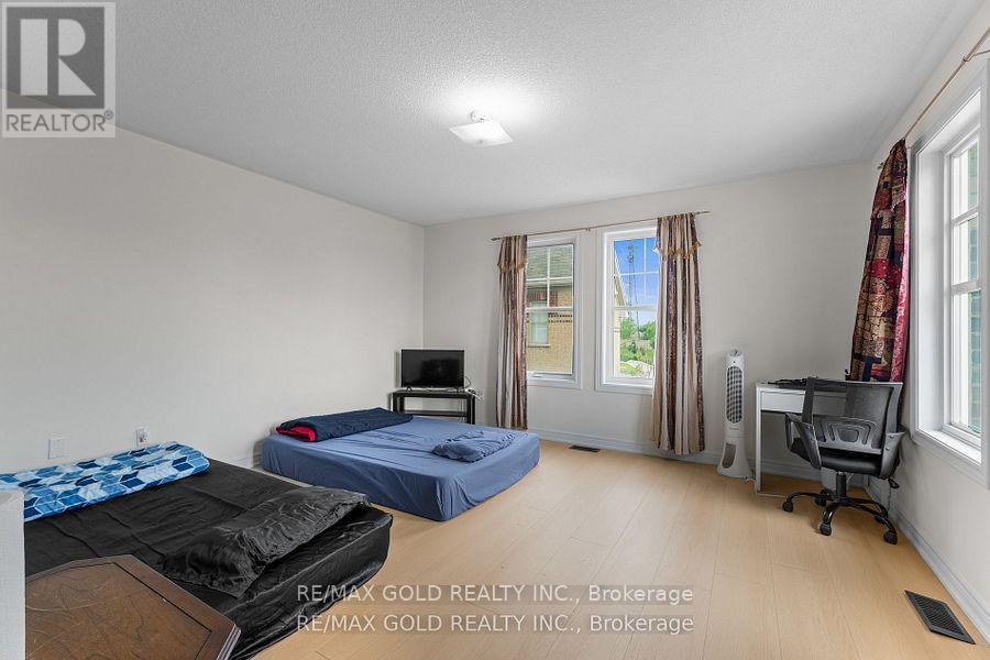 25 - 10 Porter Avenue W, Vaughan, Ontario  L4L 0H1 - Photo 26 - N12281407